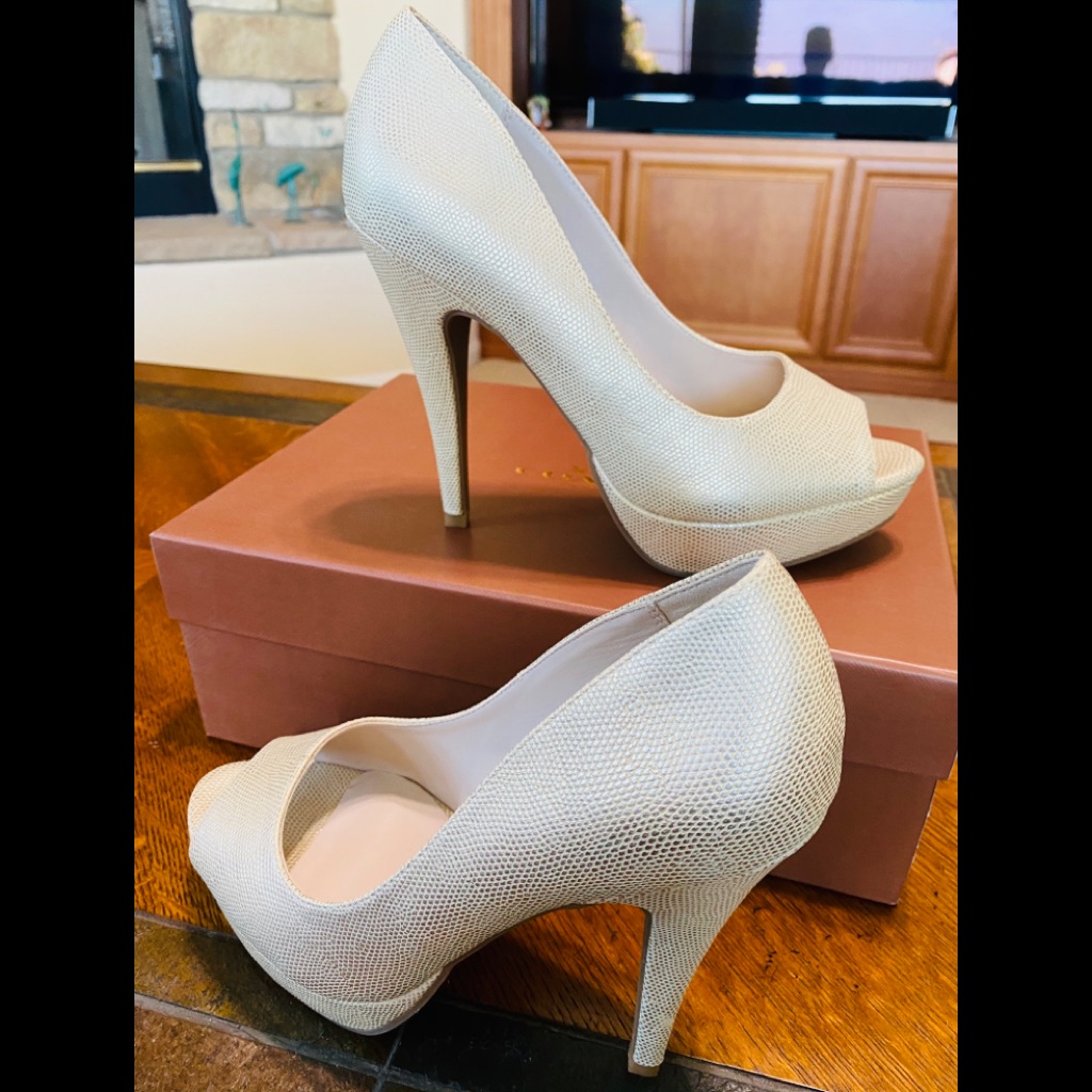 Apt Brand Ladies Shoes Brand New Apt Brand Ladies Shoes Brand New